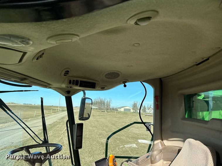 image for item LO9384 2013 John Deere S680S STS  combine