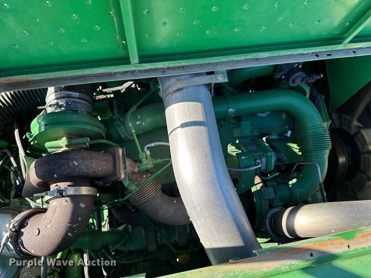 image for item LO9384 2013 John Deere S680S STS  combine