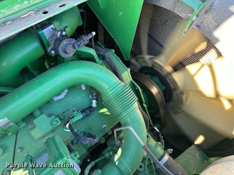 image for item LO9384 2013 John Deere S680S STS  combine