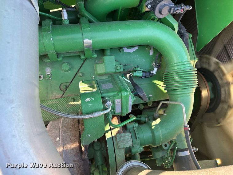 image for item LO9384 2013 John Deere S680S STS  combine