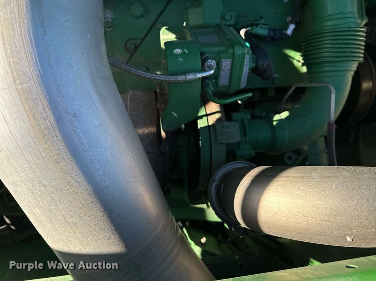 image for item LO9384 2013 John Deere S680S STS  combine