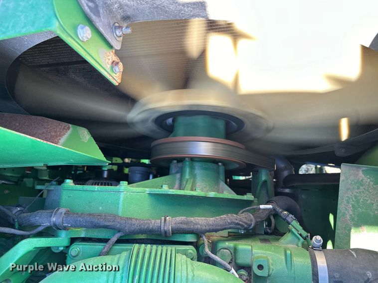 image for item LO9384 2013 John Deere S680S STS  combine