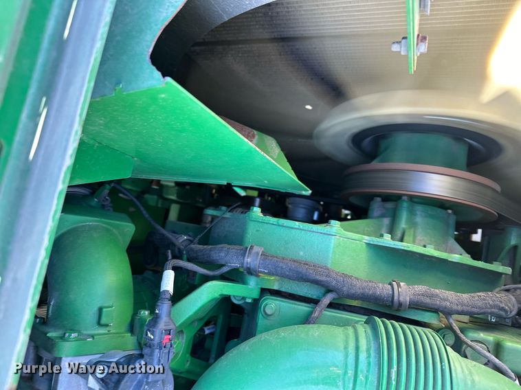 image for item LO9384 2013 John Deere S680S STS  combine