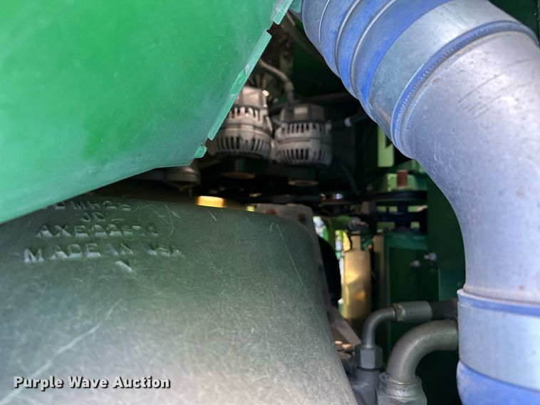 image for item LO9384 2013 John Deere S680S STS  combine