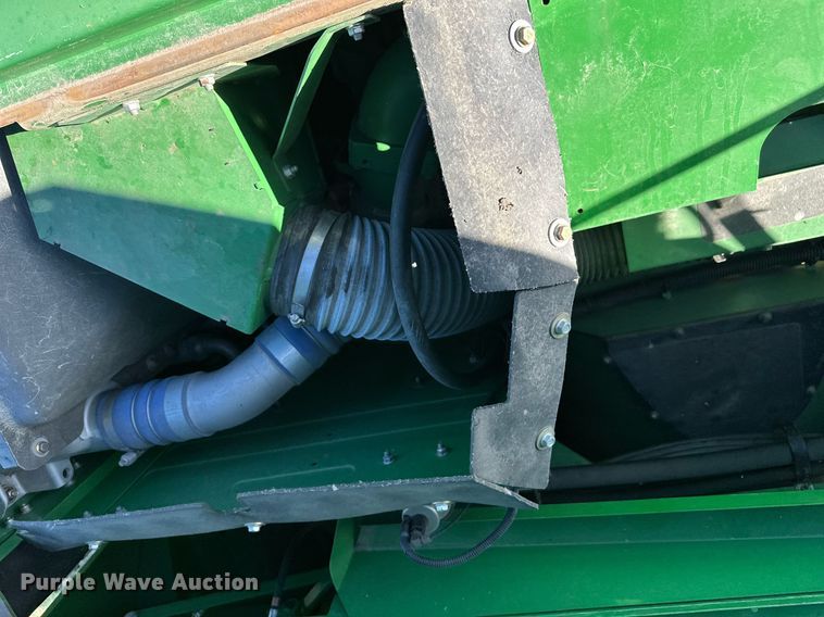 image for item LO9384 2013 John Deere S680S STS  combine