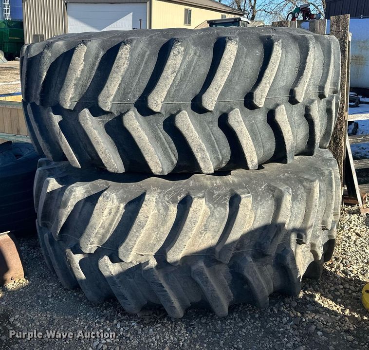 image for item LO9384 2013 John Deere S680S STS  combine