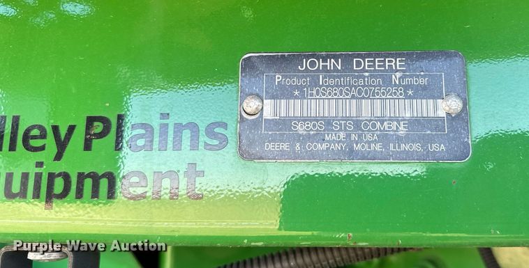 image for item LO9384 2013 John Deere S680S STS  combine