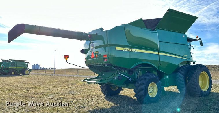 image for item LO9385 2013 John Deere S680S STS  combine