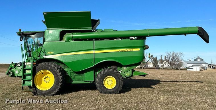 image for item LO9385 2013 John Deere S680S STS  combine