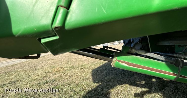 image for item LO9385 2013 John Deere S680S STS  combine