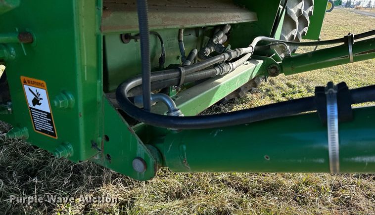image for item LO9385 2013 John Deere S680S STS  combine