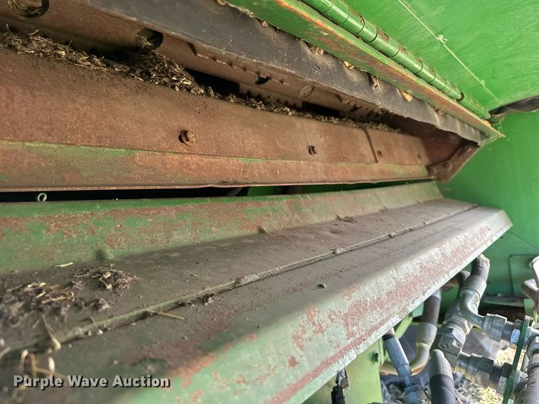 image for item LO9385 2013 John Deere S680S STS  combine