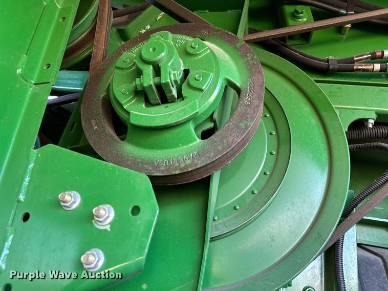 image for item LO9385 2013 John Deere S680S STS  combine