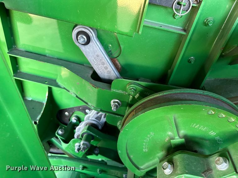 image for item LO9385 2013 John Deere S680S STS  combine