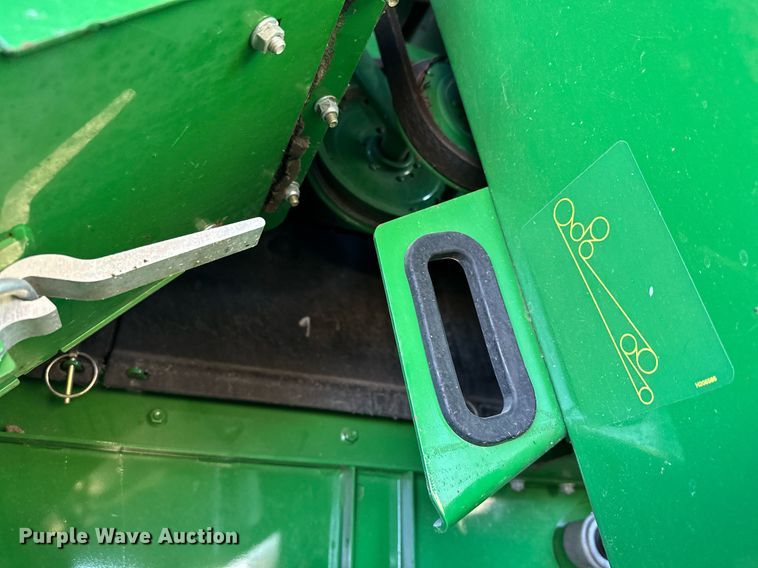 image for item LO9385 2013 John Deere S680S STS  combine