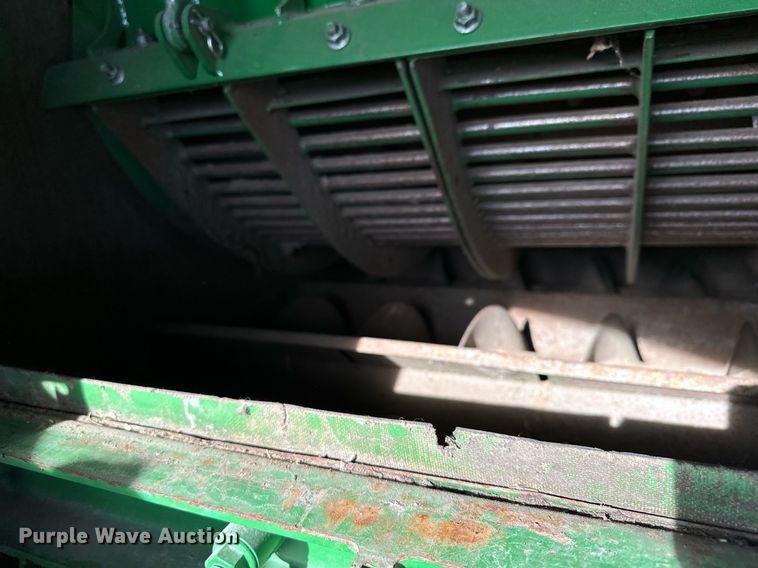 image for item LO9385 2013 John Deere S680S STS  combine