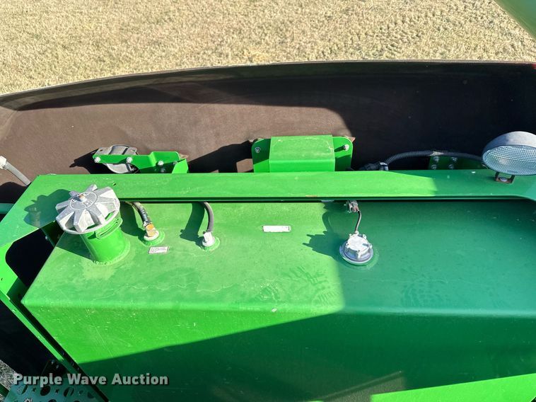 image for item LO9385 2013 John Deere S680S STS  combine