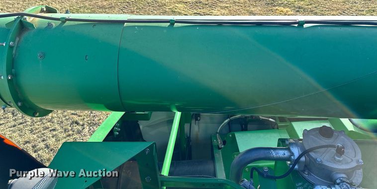 image for item LO9385 2013 John Deere S680S STS  combine