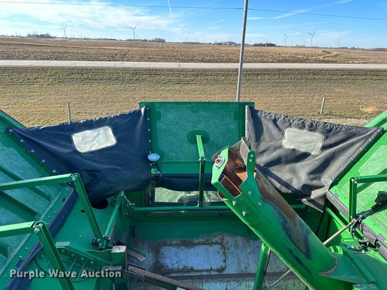 image for item LO9385 2013 John Deere S680S STS  combine