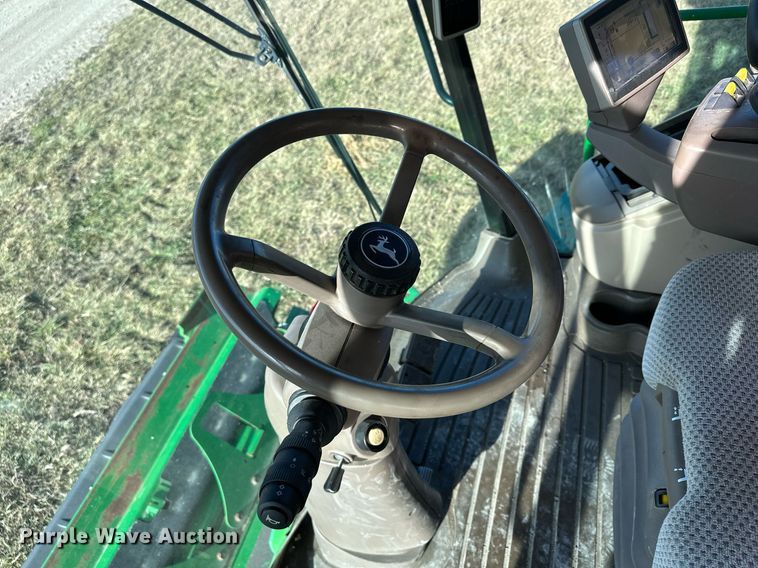 image for item LO9385 2013 John Deere S680S STS  combine