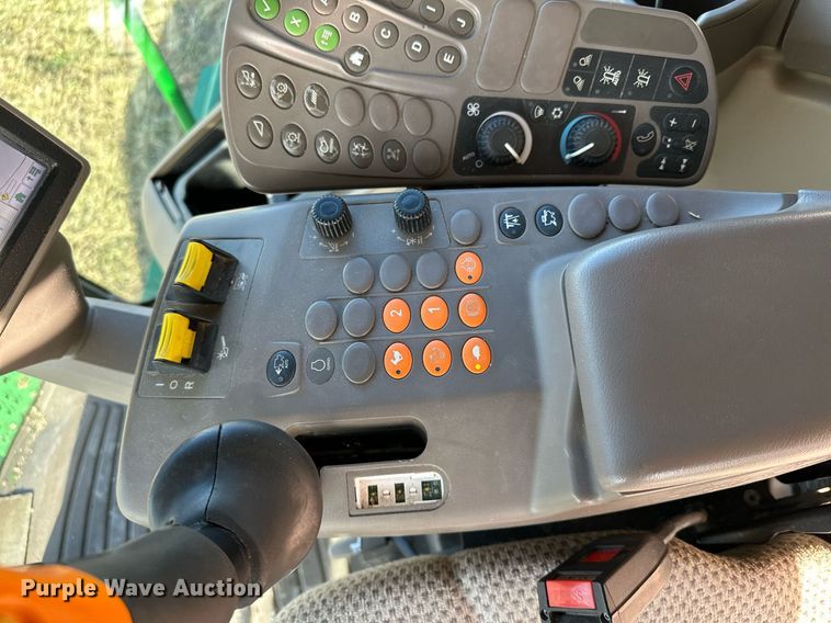 image for item LO9385 2013 John Deere S680S STS  combine