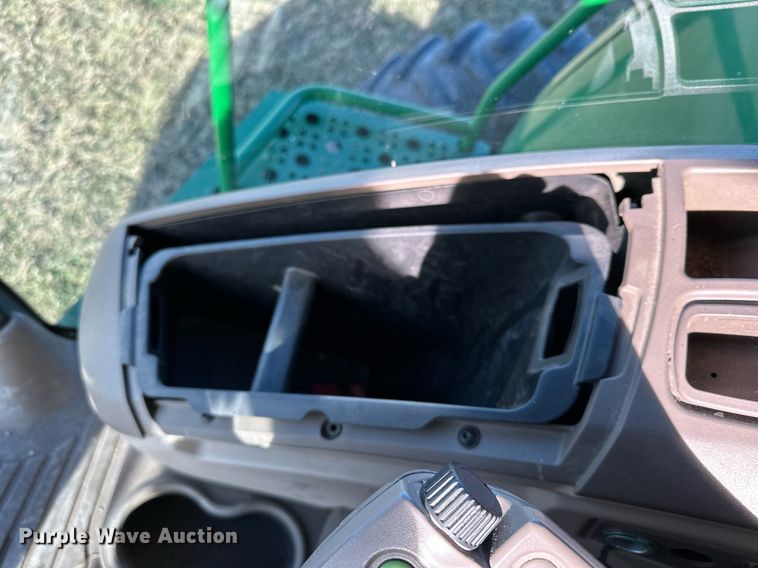 image for item LO9385 2013 John Deere S680S STS  combine