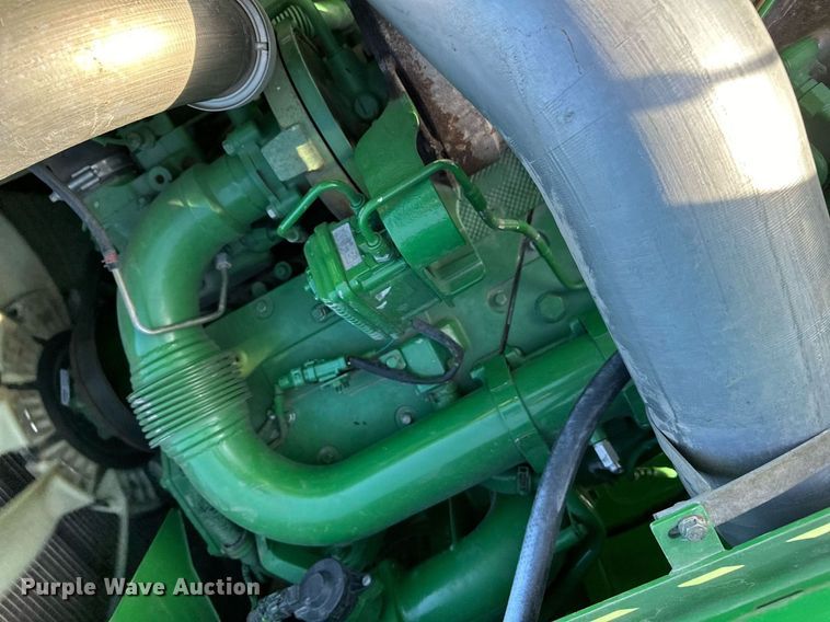 image for item LO9385 2013 John Deere S680S STS  combine