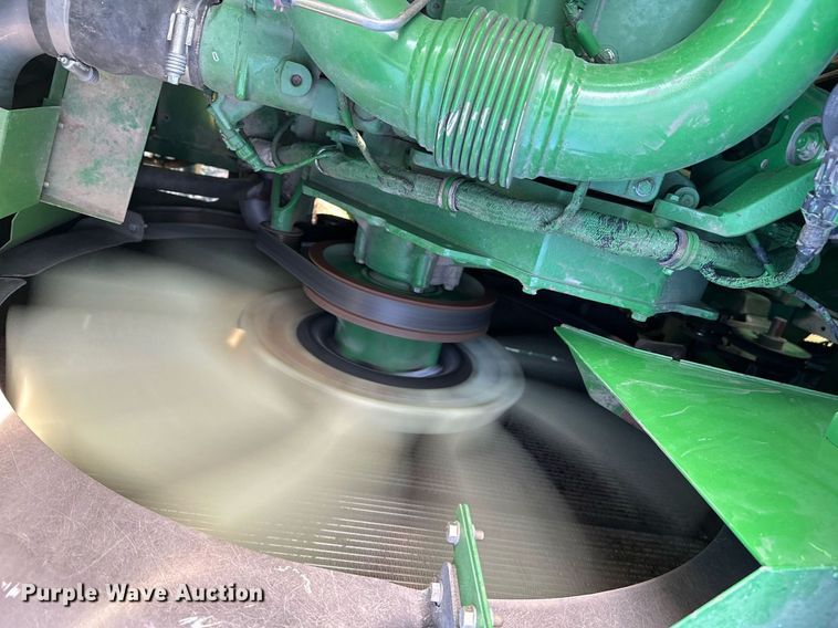 image for item LO9385 2013 John Deere S680S STS  combine