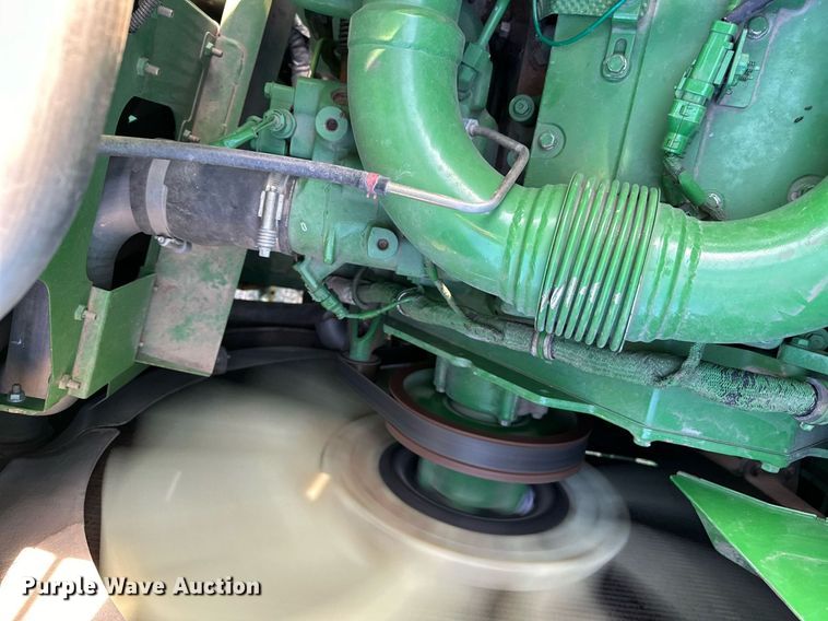 image for item LO9385 2013 John Deere S680S STS  combine