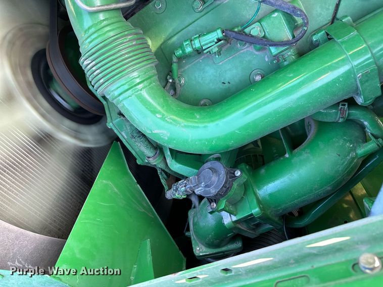 image for item LO9385 2013 John Deere S680S STS  combine