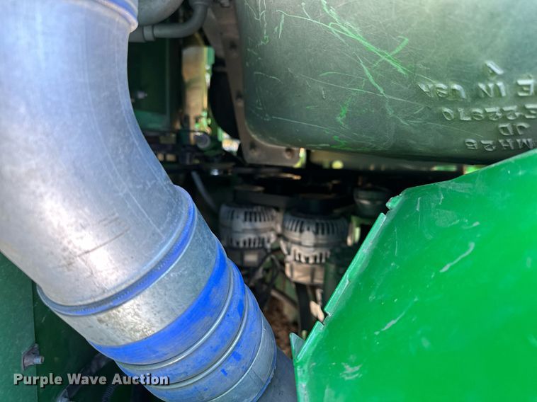 image for item LO9385 2013 John Deere S680S STS  combine