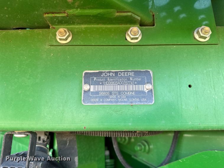 image for item LO9385 2013 John Deere S680S STS  combine