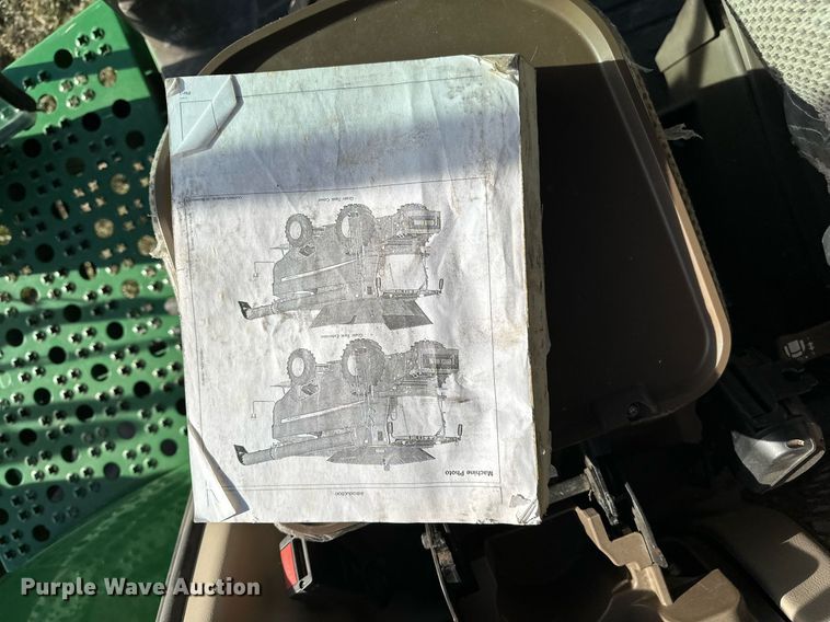 image for item LO9385 2013 John Deere S680S STS  combine