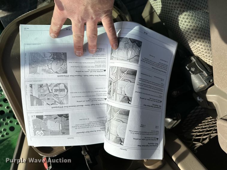 image for item LO9385 2013 John Deere S680S STS  combine