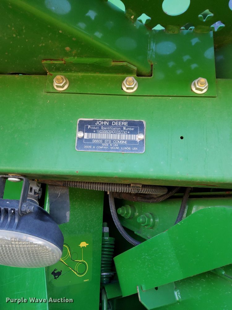 image for item LO9385 2013 John Deere S680S STS  combine