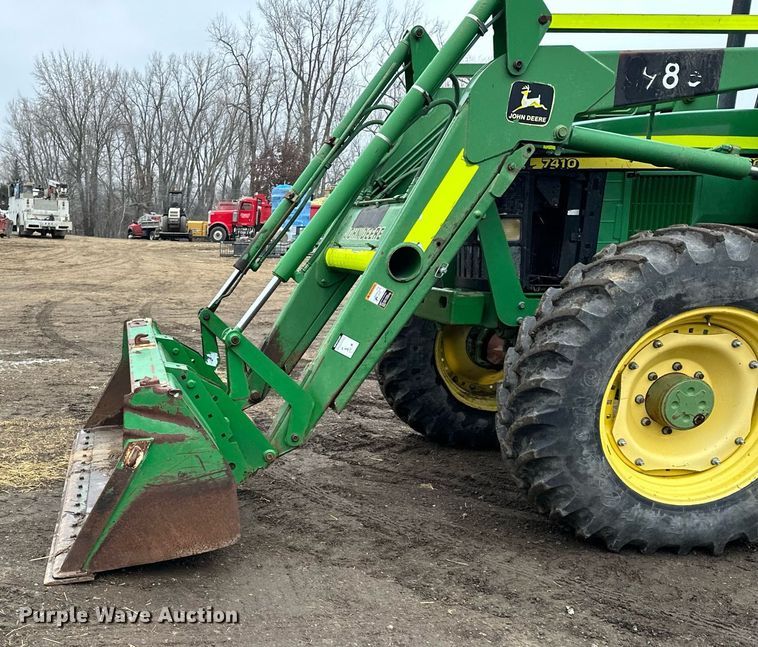 image for item LO9401 2002 John Deere 7410  MFWD tractor