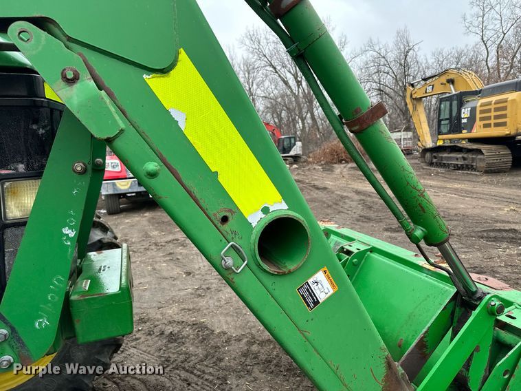 image for item LO9401 2002 John Deere 7410  MFWD tractor