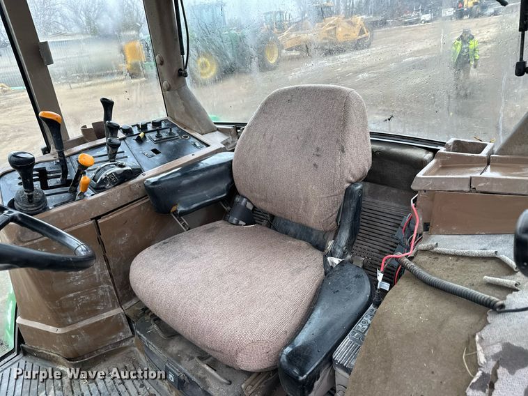 image for item LO9401 2002 John Deere 7410  MFWD tractor