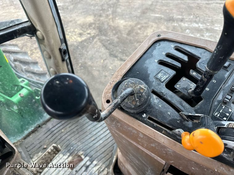 image for item LO9401 2002 John Deere 7410  MFWD tractor