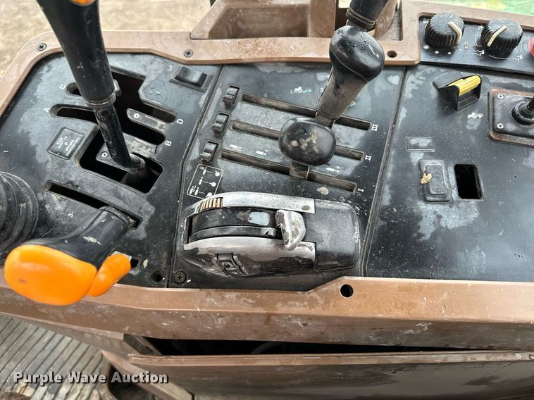 image for item LO9401 2002 John Deere 7410  MFWD tractor