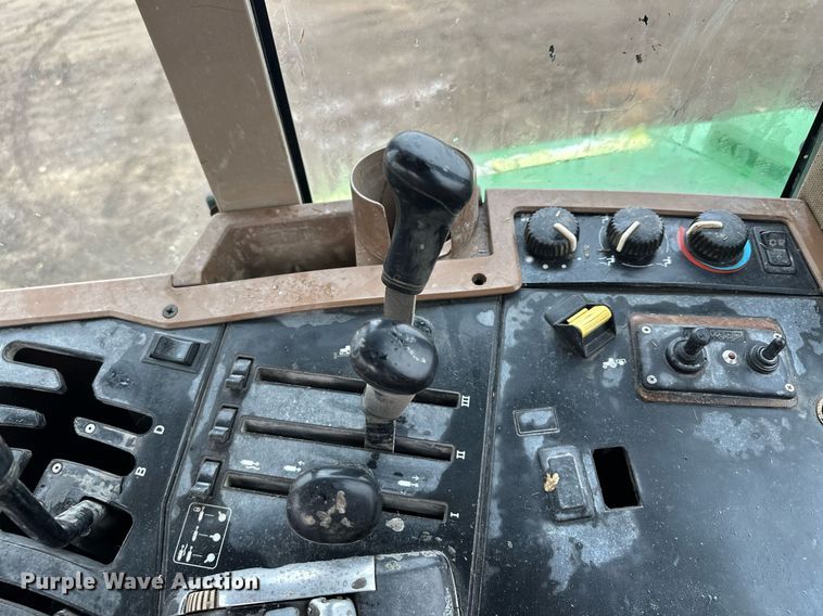 image for item LO9401 2002 John Deere 7410  MFWD tractor