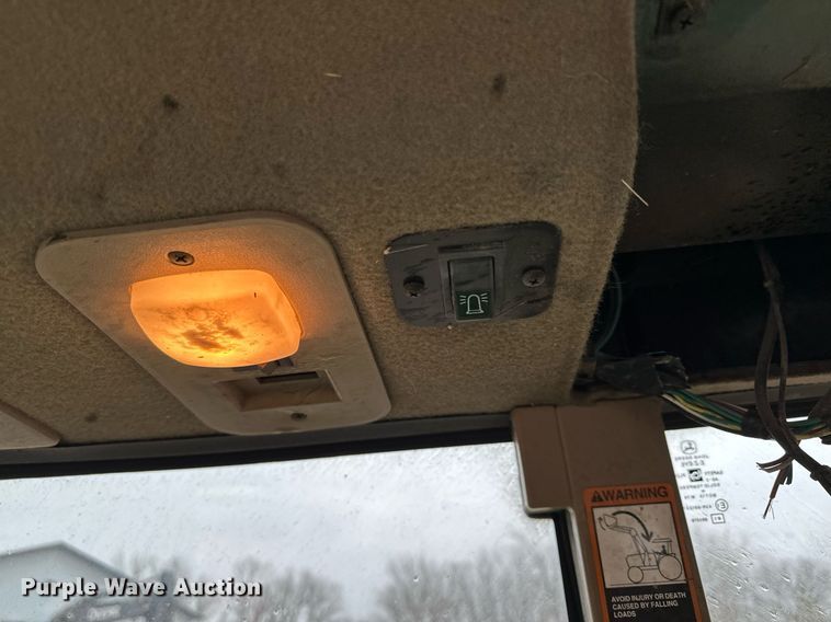 image for item LO9401 2002 John Deere 7410  MFWD tractor