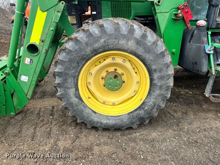 image for item LO9401 2002 John Deere 7410  MFWD tractor