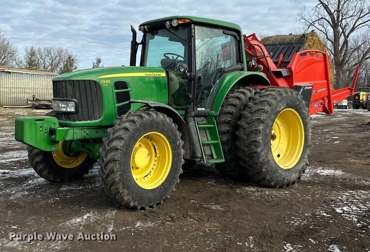 image for item LO9416 2011 John Deere 7330 Premium  MFWD tractor