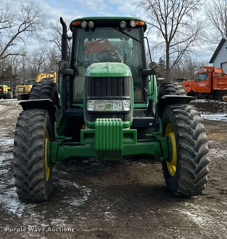 image for item LO9416 2011 John Deere 7330 Premium  MFWD tractor