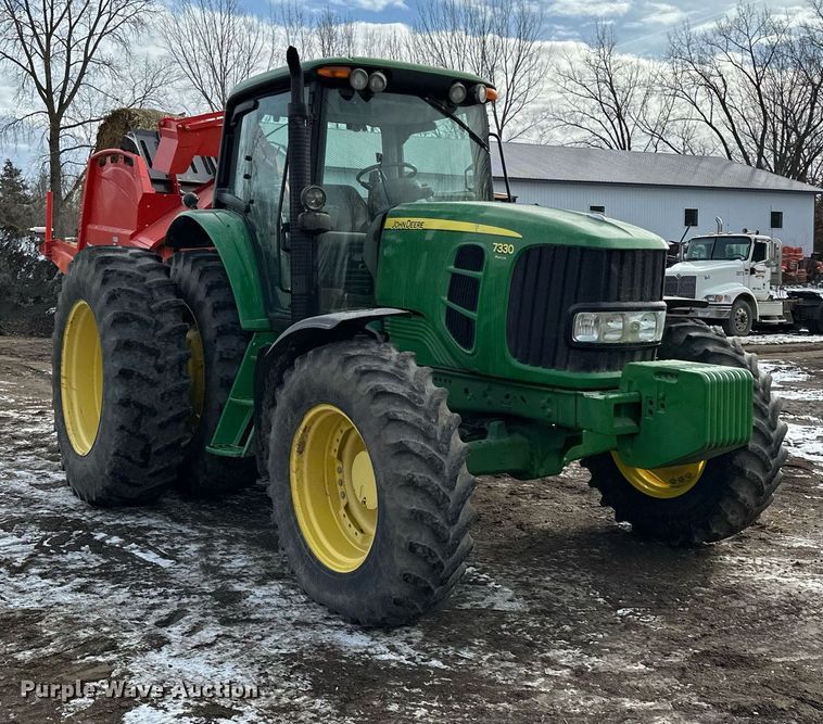 image for item LO9416 2011 John Deere 7330 Premium  MFWD tractor