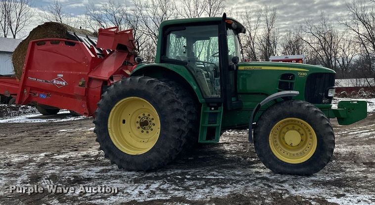 image for item LO9416 2011 John Deere 7330 Premium  MFWD tractor