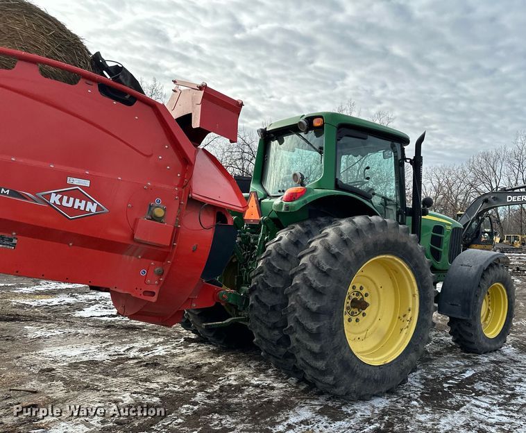 image for item LO9416 2011 John Deere 7330 Premium  MFWD tractor
