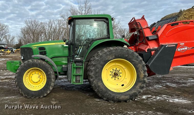 image for item LO9416 2011 John Deere 7330 Premium  MFWD tractor