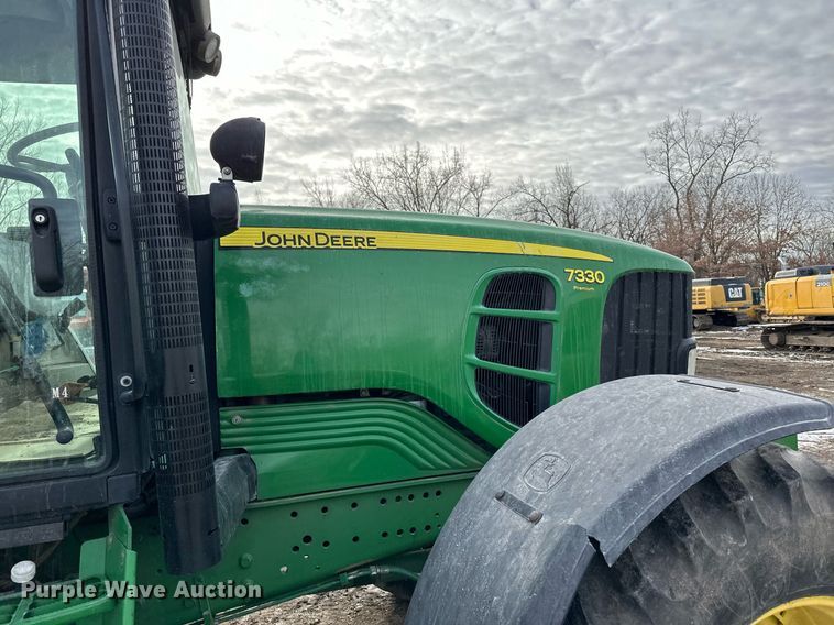 image for item LO9416 2011 John Deere 7330 Premium  MFWD tractor